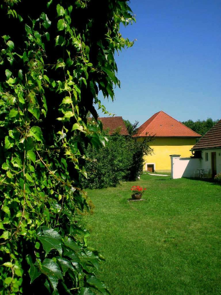 Hotel Skorianzhof à Eberndorf Extérieur photo